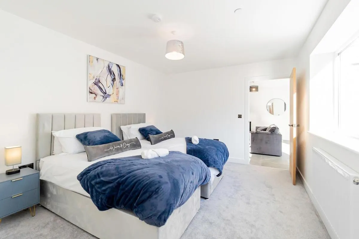 Luxury Home With Parking Near Everything! Netflix, Pool, Gaming - Long Stay Savings - Perfect For Nhs, Contractors, Relocators Cardiff
